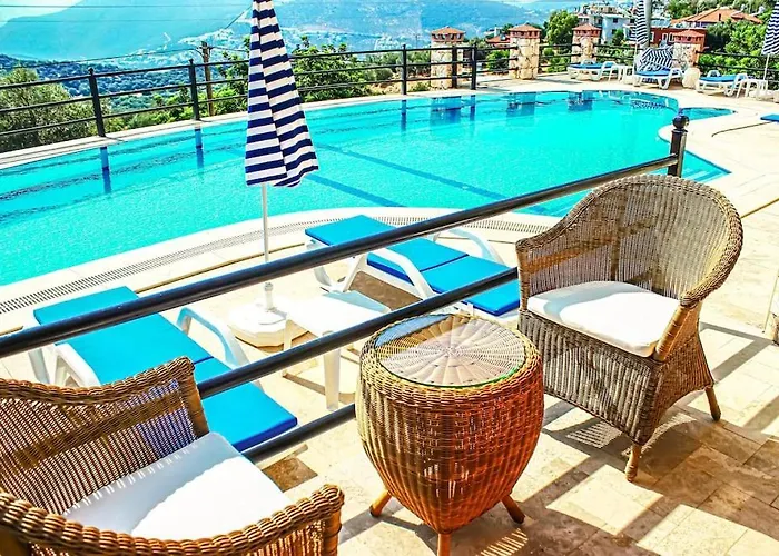 - Pirineos Villa *